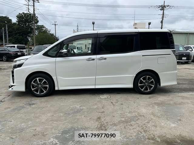 Toyota VOXY 2019-02 8355865-3