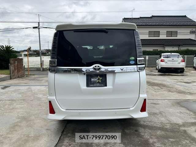 Toyota VOXY 2019-02 8355865-5
