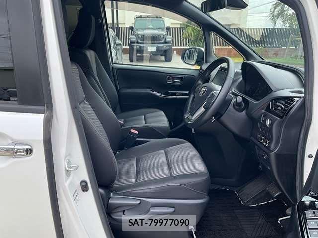 Toyota VOXY 2019-02 8355865-7