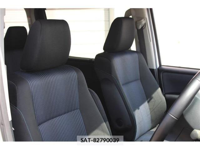 Toyota VOXY 2016-04 8355866-27