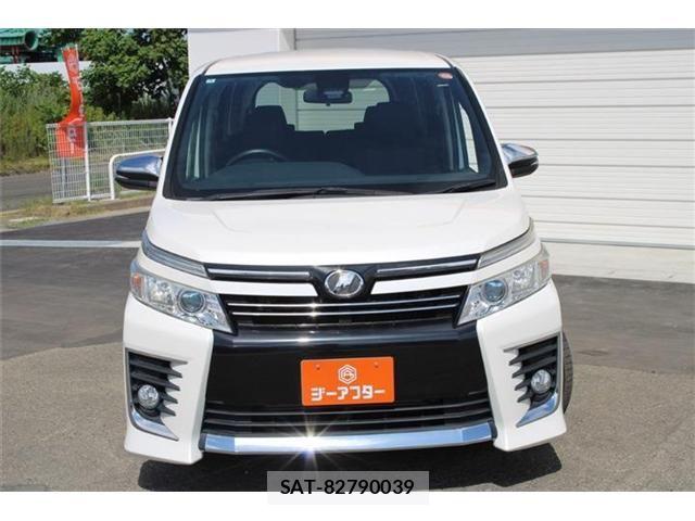 Toyota VOXY 2016-04 8355866-6