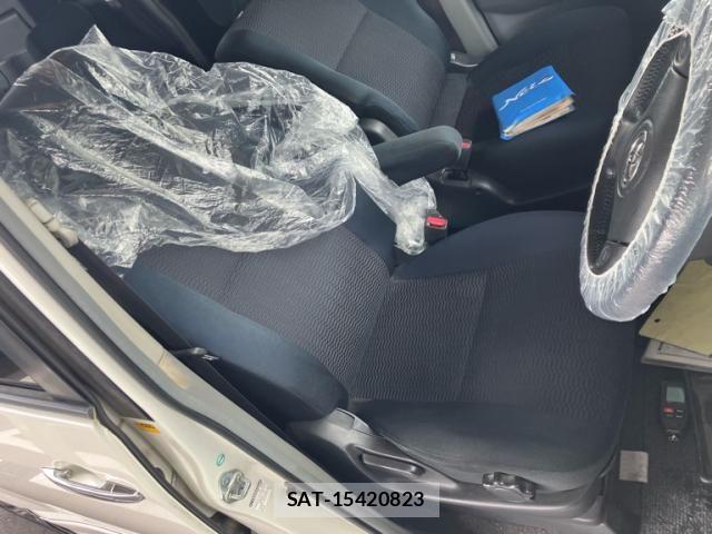 Toyota VOXY 2006-05 8355877-9