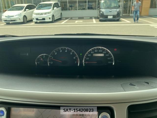 Toyota VOXY 2006-05 8355877-15