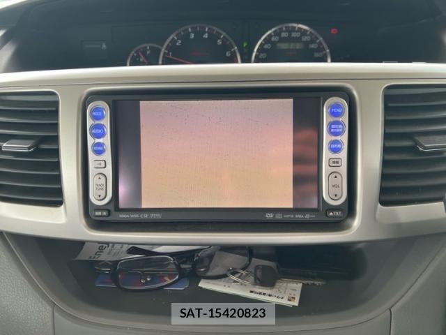Toyota VOXY 2006-05 8355877-17