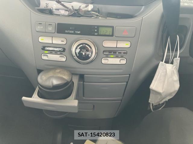 Toyota VOXY 2006-05 8355877-18