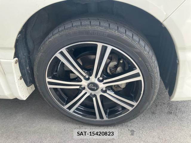 Toyota VOXY 2006-05 8355877-7