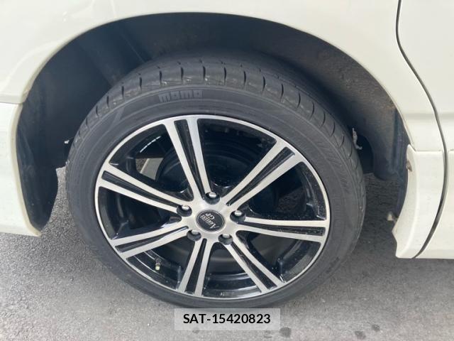Toyota VOXY 2006-05 8355877-8