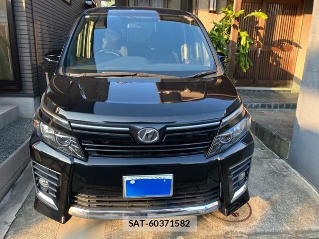 Toyota VOXY 2014-07 8355871-0