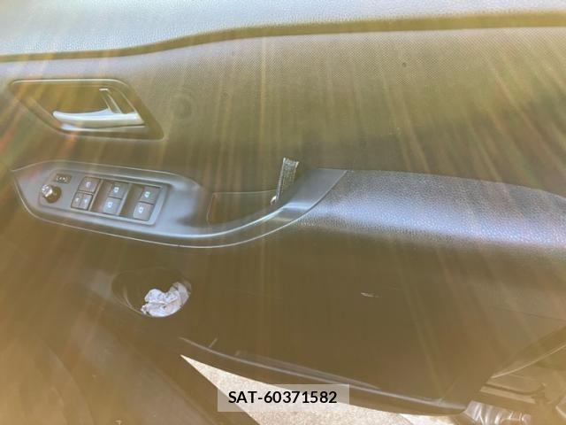 Toyota VOXY 2014-07 8355871-10