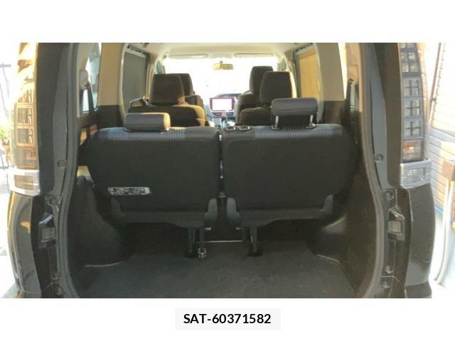 Toyota VOXY 2014-07 8355871-22