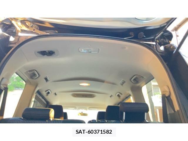 Toyota VOXY 2014-07 8355871-23