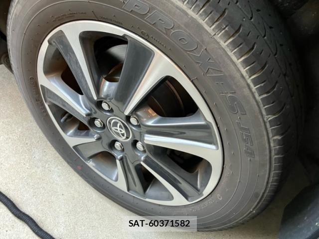 Toyota VOXY 2014-07 8355871-6