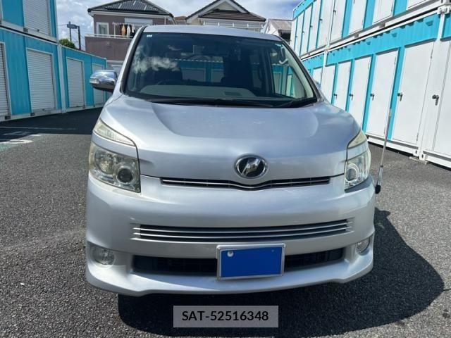 Toyota VOXY 2009-10 8355875-0
