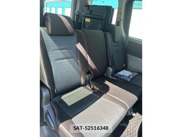 Toyota VOXY 2009-10 8355875-9