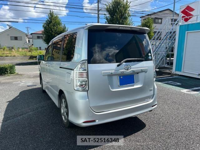 Toyota VOXY 2009-10 8355875-13