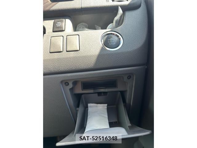 Toyota VOXY 2009-10 8355875-18