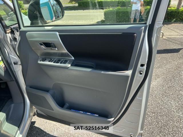Toyota VOXY 2009-10 8355875-7