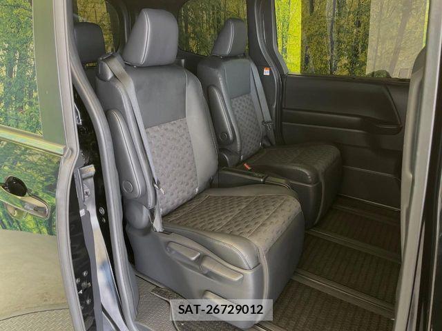 Toyota VOXY 2024-03 8355862-8
