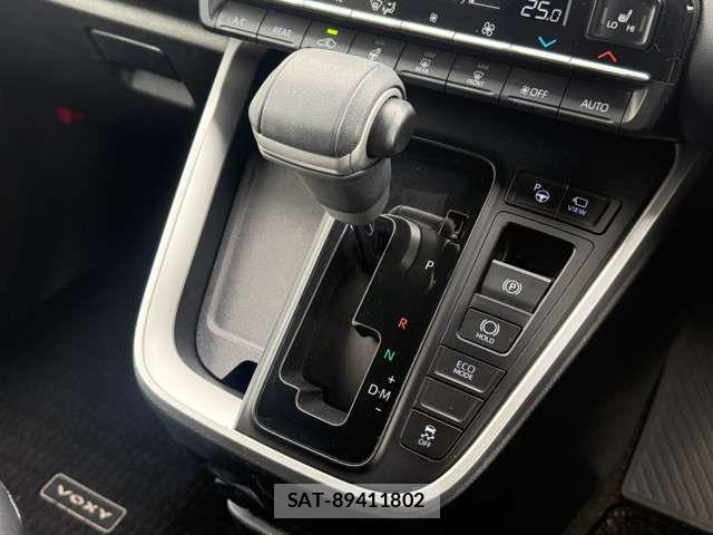 Toyota VOXY 2022-04 8355864-9