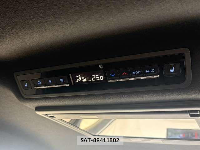 Toyota VOXY 2022-04 8355864-11