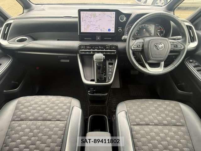 Toyota VOXY 2022-04 8355864-14