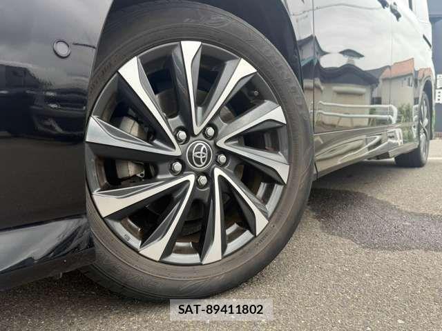 Toyota VOXY 2022-04 8355864-15