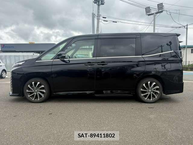 Toyota VOXY 2022-04 8355864-17