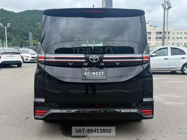 Toyota VOXY 2022-04 8355864-18