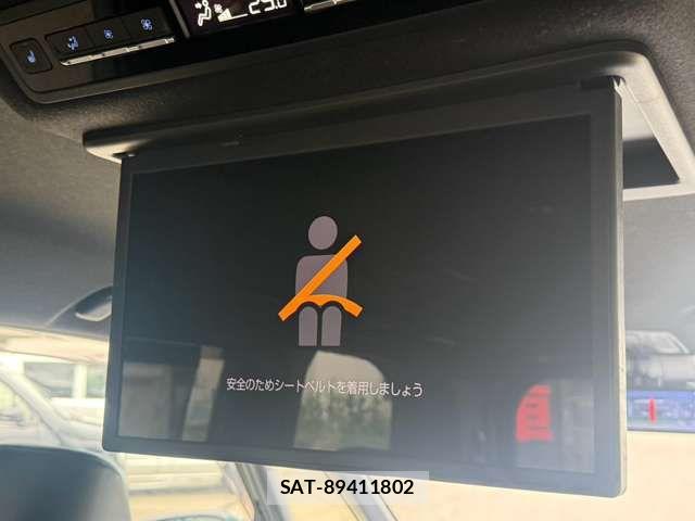 Toyota VOXY 2022-04 8355864-1