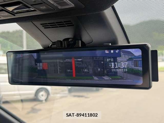 Toyota VOXY 2022-04 8355864-3