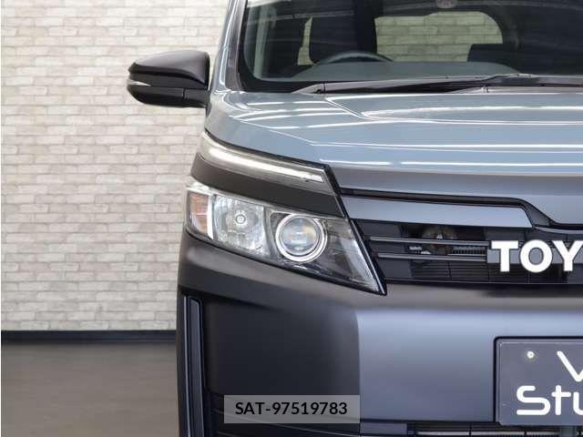 Toyota VOXY 2014-02 8353789-9