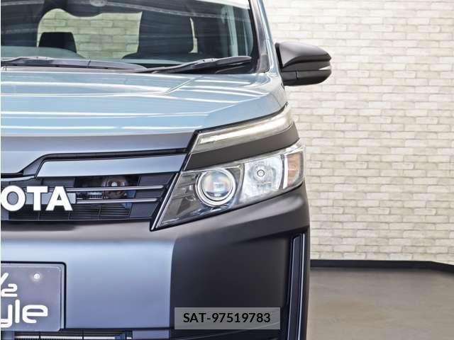 Toyota VOXY 2014-02 8353789-10