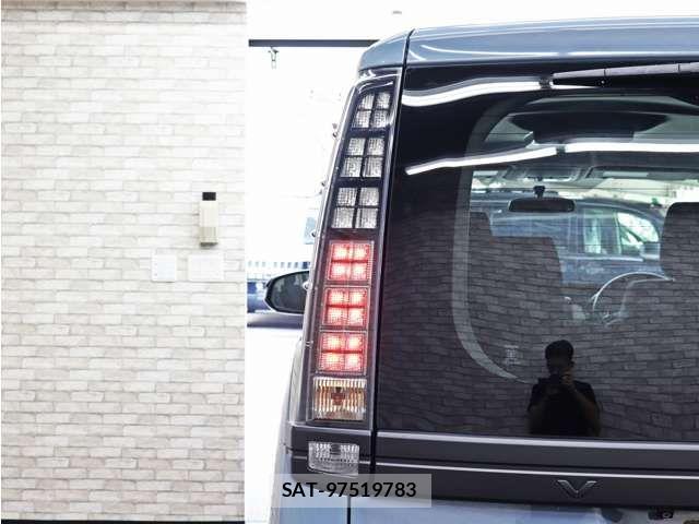 Toyota VOXY 2014-02 8353789-17