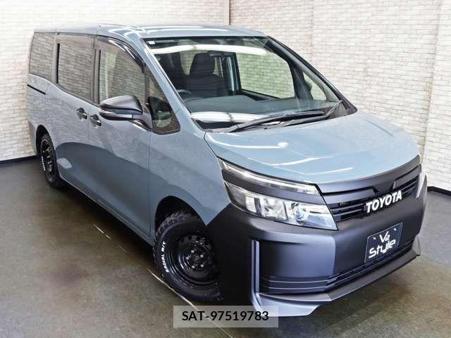 Toyota VOXY 2014-02 8353789-4