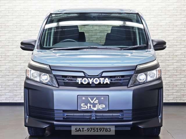 Toyota VOXY 2014-02 8353789-6