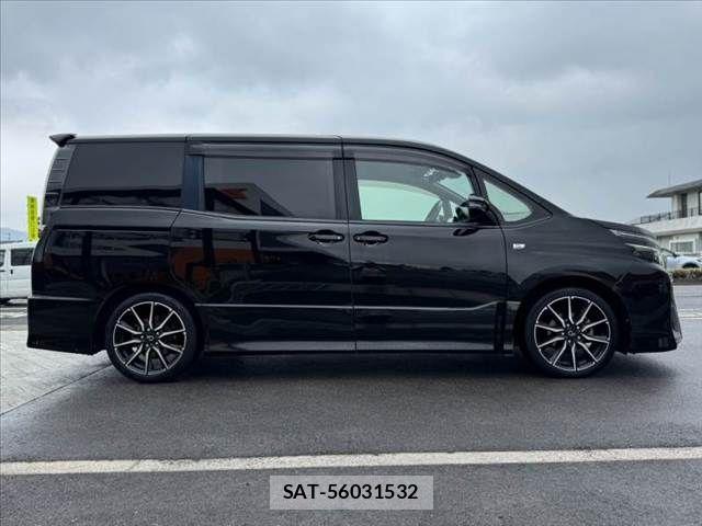 Toyota VOXY 2016-07 8355869-11