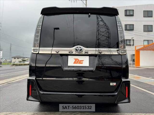 Toyota VOXY 2016-07 8355869-13