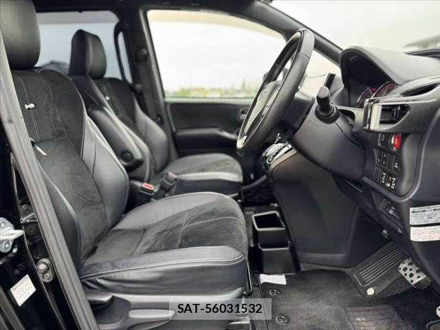 Toyota VOXY 2016-07 8355869-15