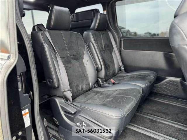 Toyota VOXY 2016-07 8355869-18