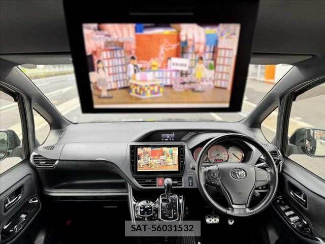 Toyota VOXY 2016-07 8355869-1
