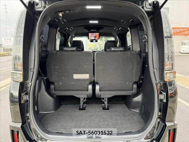 Toyota VOXY 2016-07 8355869-19
