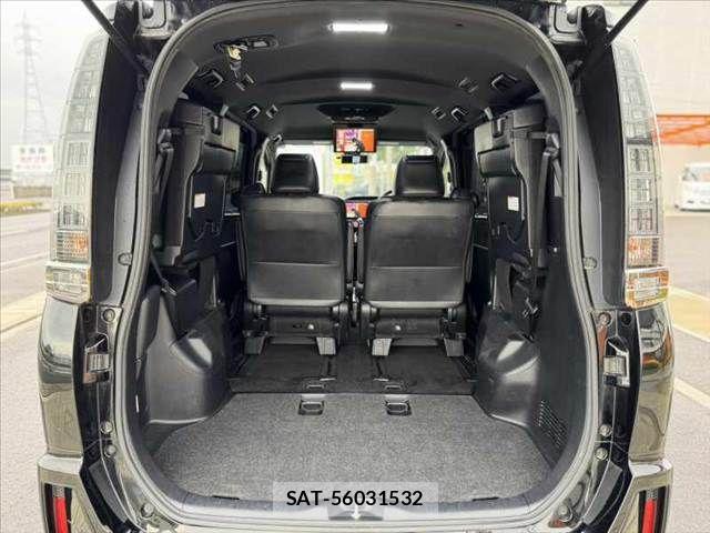 Toyota VOXY 2016-07 8355869-6