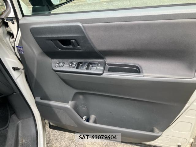 Toyota VOXY 2009-07 8369692-15