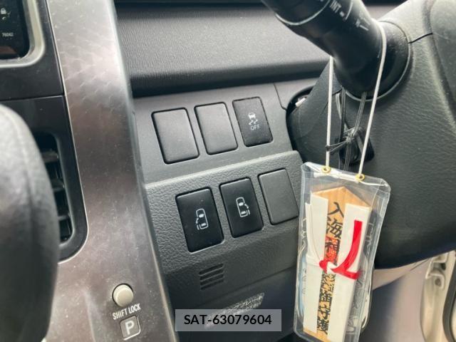 Toyota VOXY 2009-07 8369692-19