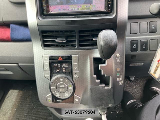 Toyota VOXY 2009-07 8369692-20