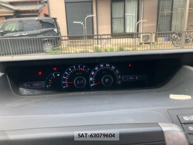 Toyota VOXY 2009-07 8369692-22