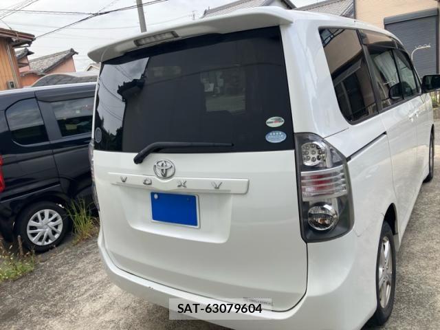 Toyota VOXY 2009-07 8369692-4
