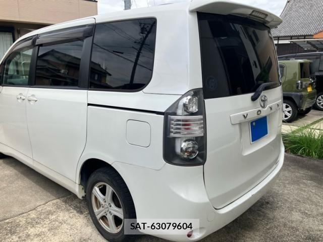 Toyota VOXY 2009-07 8369692-5