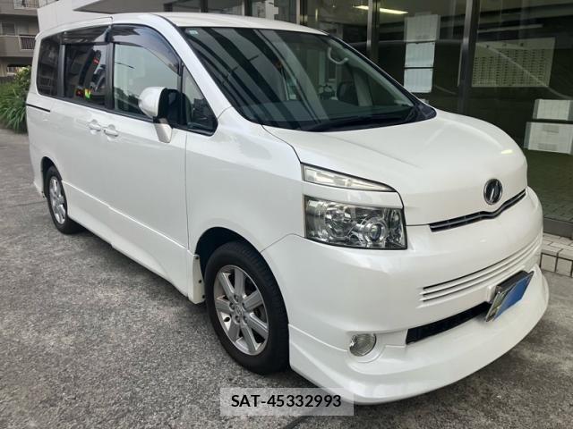 Toyota VOXY 2007-12 8369689-0