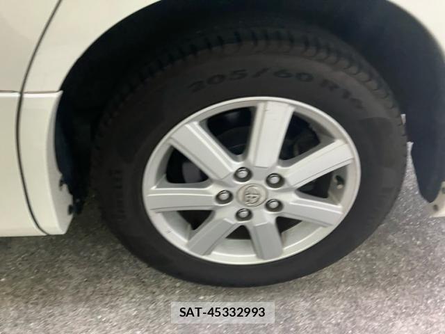 Toyota VOXY 2007-12 8369689-9